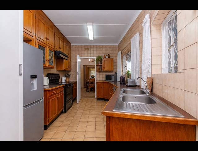 4 BEDROOM FREEHOLD FOR SALE IN BERARIO